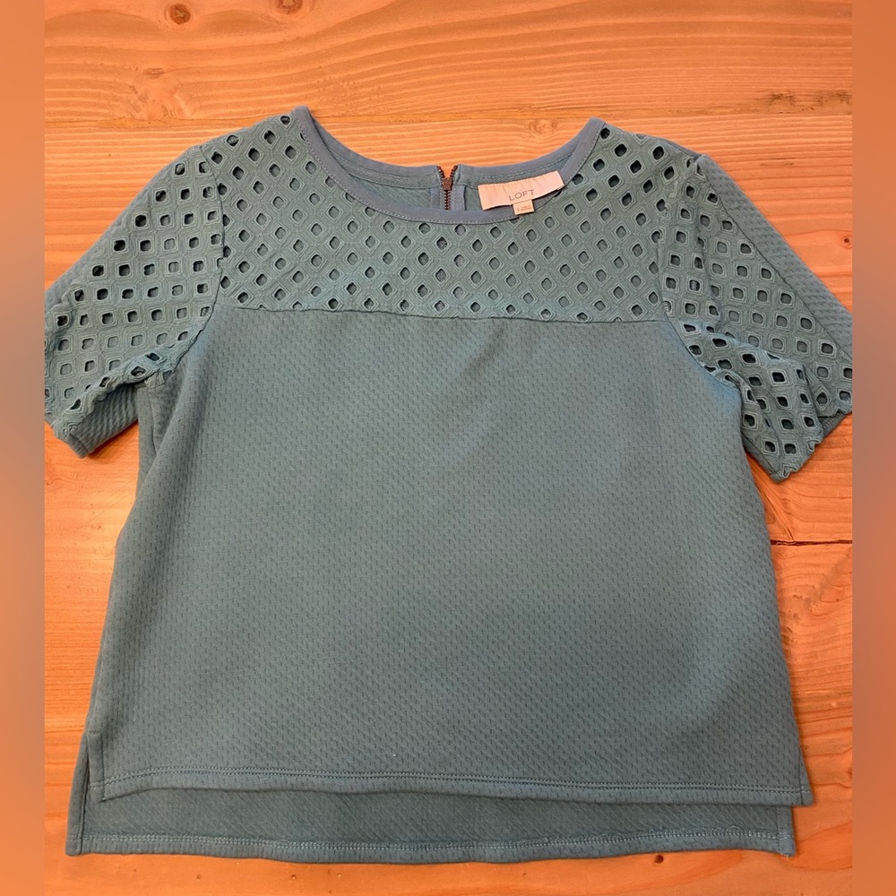 Anne Taylor LOFT Crop Zip Back Shirt, Eyelet, Teal, Size Small